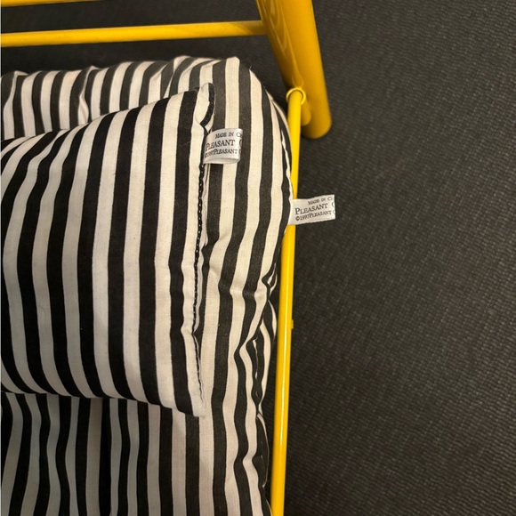 EUC American Girl Pleasant Company yellow bunk bed and sleeping bag, complete. - Picture 3 of 10